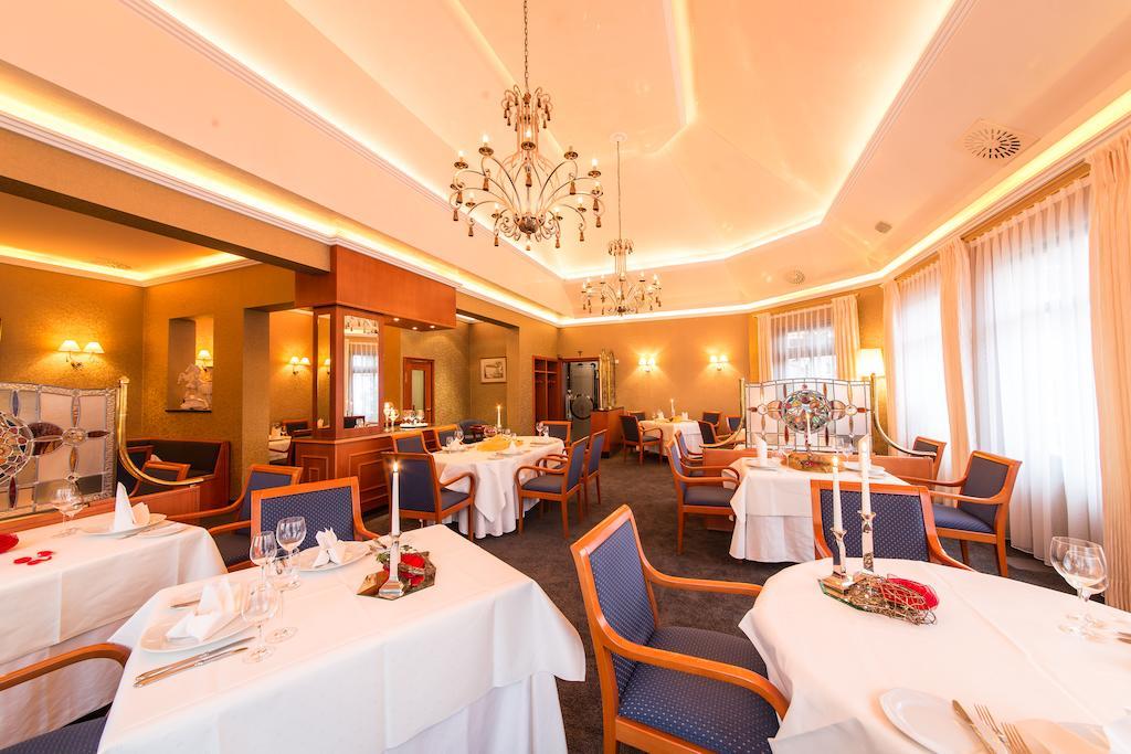 Schloss-Hotel Petry تريس كاردن المظهر الخارجي الصورة